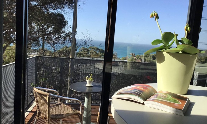 Lorne House | AWESOME STUDIO - Stunning Sea Views