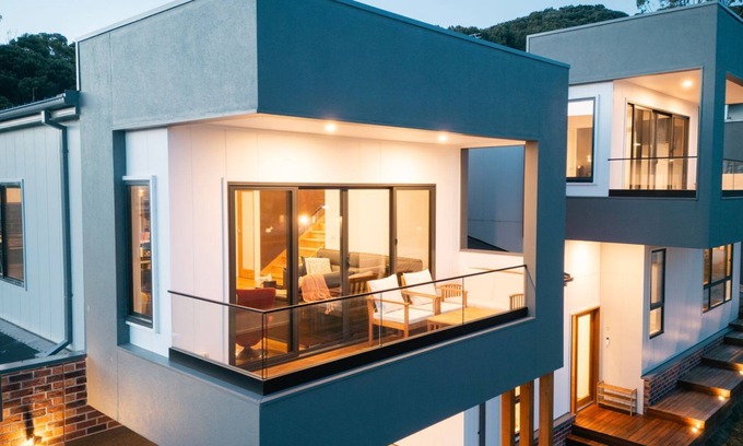 Apollo Bay House | Āyubō - A charming three-story house nestled in the picturesque suburb of Apollo Bay.