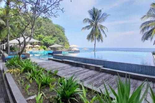 Senggigi Villa | Azalea 1 BR Beach View NE30
