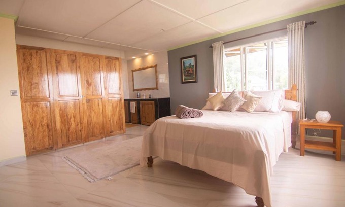 Mahe Island Apartment | Azamat Self-Catering Apartment
