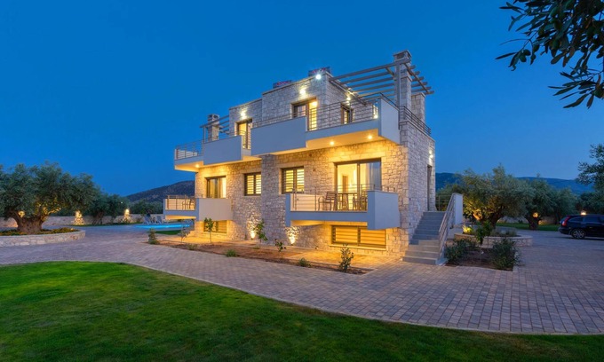 Paralia Villa | Azari Lifetime Memories Villa 4