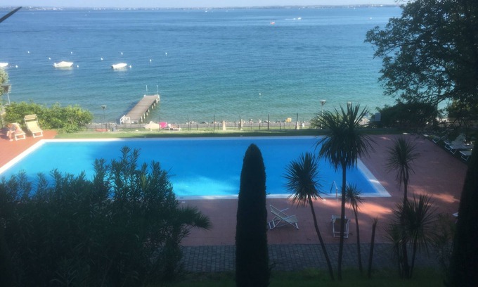 Padenghe sul Garda Apartment | Azure Apartment