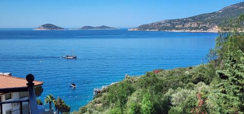 Kalkan Apartment | Azure Haven - A Seaside Retreat Surrounded by Nature