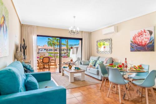 San Miguel de Abona Apartment | Azzurro vibe with ocean sight in heated pool complex - Tropical Dream