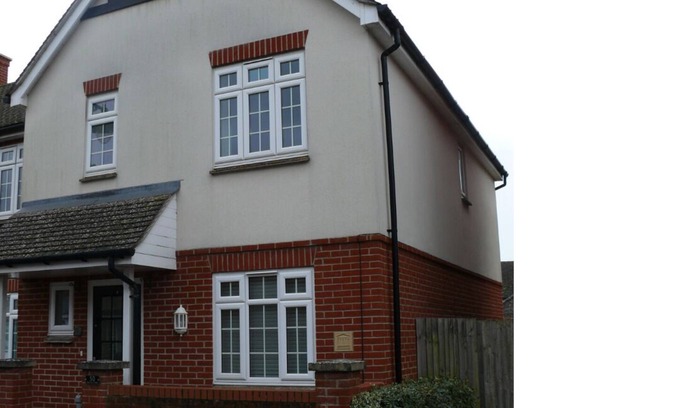 Amesbury House | ⭐B and R Serviced Accommodation and Apartments Amesbury⭐ Barnard house