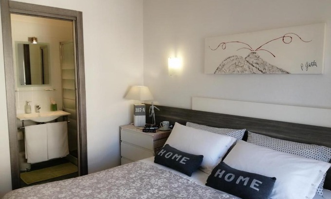Arenella Bed & Breakfast | B&B Carolina Napoli-Vomero