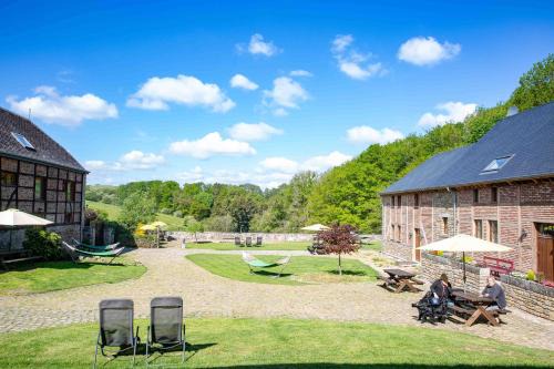 Somme-Leuze Bed & Breakfast | B&B Ferme de Leuze Rustieke Gîtes nabij Durbuy, eigen laadpalen