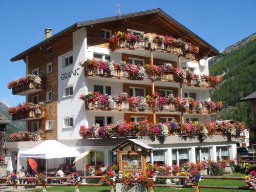 Saas Grund Bed & Breakfast | B&B Haus Granit Saas Grund