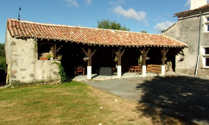 La Foret-sur-Sevre Bed & Breakfast | B&B in a Fortified Farm