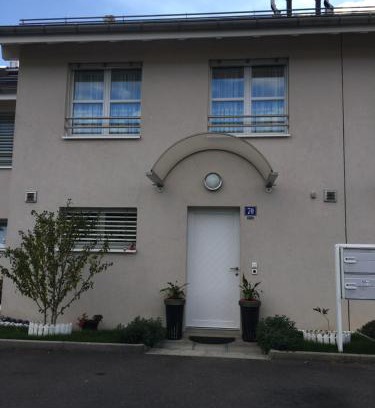 Renens House | B&B Kelly