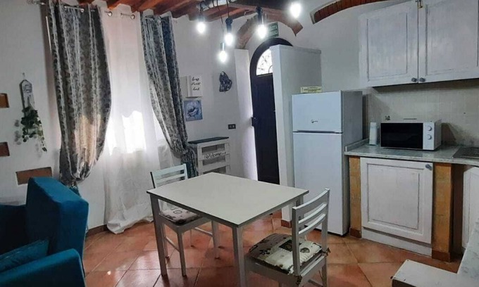 Usigliano Bed & Breakfast | B&B L'angolino Two-room apartment with kitchen in Tuscany