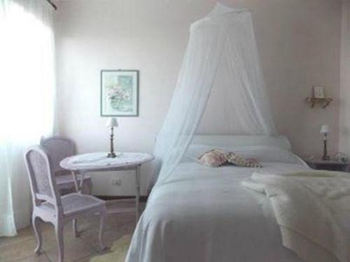 Bajardo Bed & Breakfast | B&B Le Camelie del Bosco