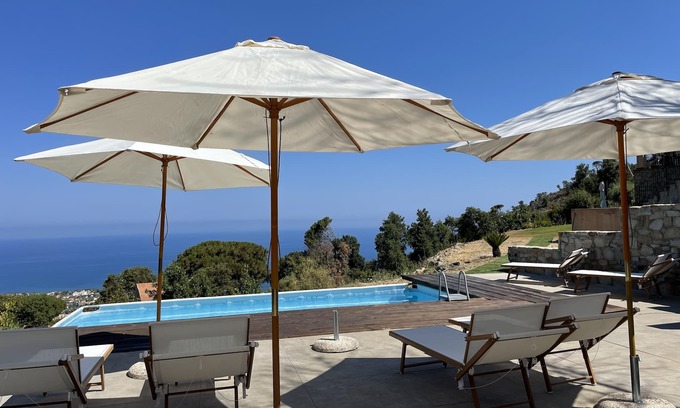 Cefalu Bed & Breakfast | B&B Le Ginestre