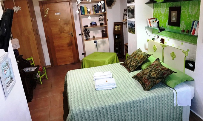 Crotone Villa | B & B Magna Grecia - villa with 2 bedrooms, 2 bathrooms, living room with 2 steps from the sea