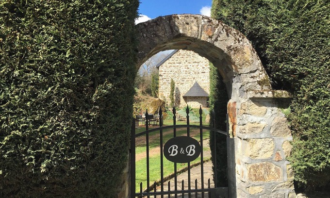 Sainte-Christine Bed & Breakfast | B&B Maison Coralie. Calm and relaxed environment. Pets welcome