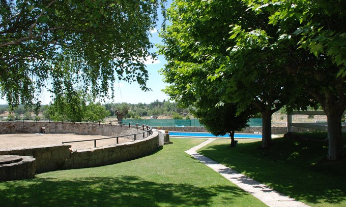 El Escorial Bed & Breakfast | B&B Yeguada la parrilla