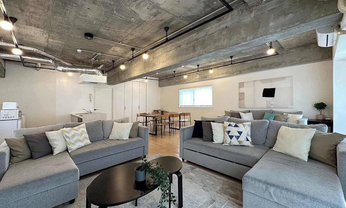 Hiroshima City Centre Apartment | b hotel Beautiful Modern Apt City Center for 10Ppl