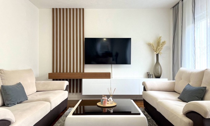 Ilidza House | Modern urban villa in a quiet location - 5 minutes from the nature park