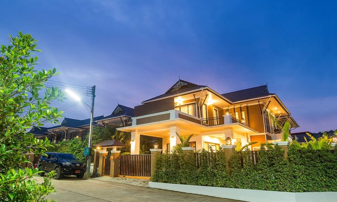 Krabi Villa | Baan Ari, 12 Person Private Villa