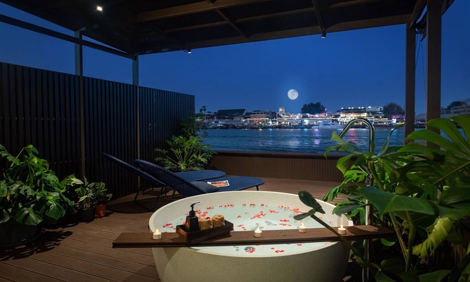 Siriraj Hotel | Baan Wanglang Riverside
