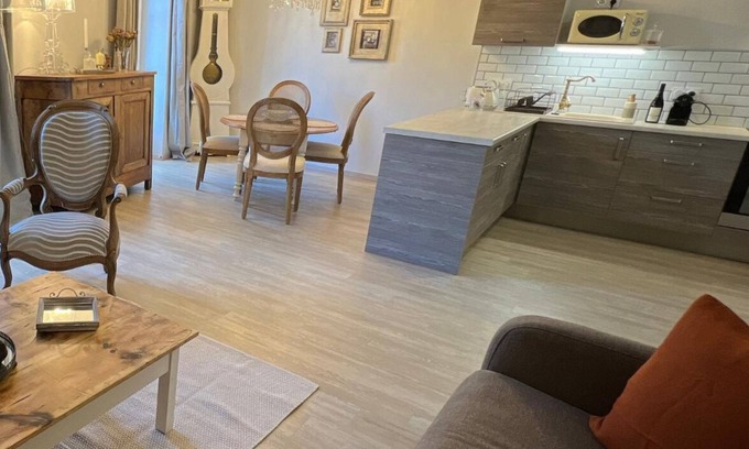 Villefranche-de-Rouergue Apartment | Babolène Shabby Suite