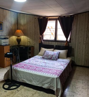 Oranjestad House | Backpack Cabin A12892