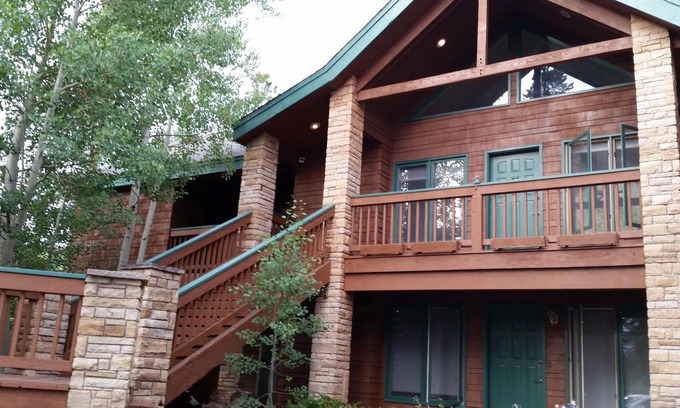 Keystone House | Backs to Nat’l Forest yet close to everything! Upgraded, MUST SEE