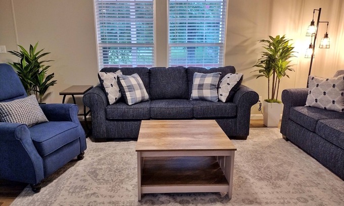 Milton House | Backwoods Milton House 3BR&2bath 3 Miles from VIR