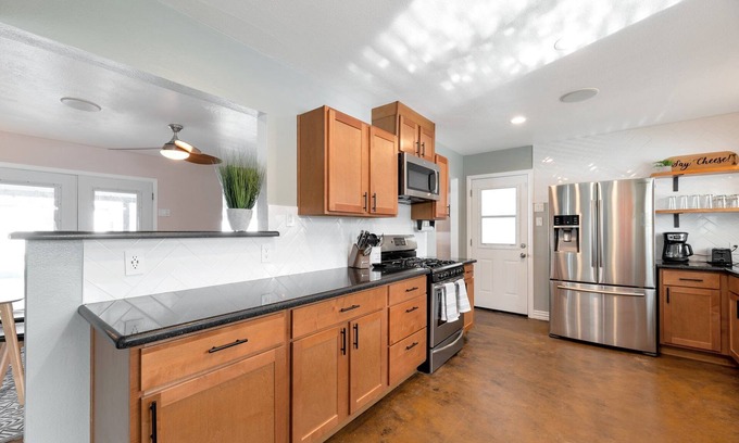 Alhambra House | Backyard beauty in Charming Midtown Phoenix!