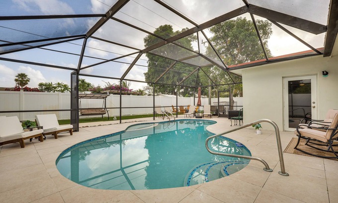 Lauderhill House | Backyard Oasis: Fort Lauderdale Home Near Beach