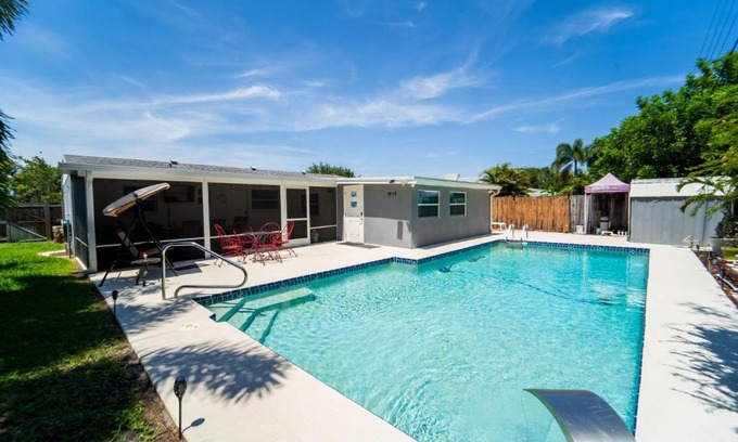 Hunt Club House | Bacolet Beach Luxe Pool Cottage