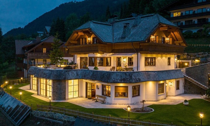 Untertschern Villa | Bad Kleinkirchheim Lush and Spacious Villa with Indoor Pool and Wellness - Seven Bedroom Villa