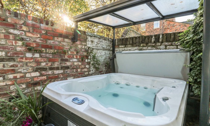 York Cottage | Baggergate House