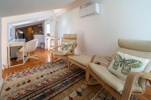 Encarnacao Apartment | Bairro Alto Tiny Studio by Homing