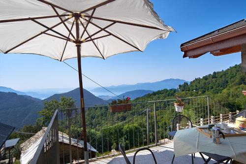 Intragna House | Baita Gabriele con Terrazzo e Vista Lago per 4 Persone