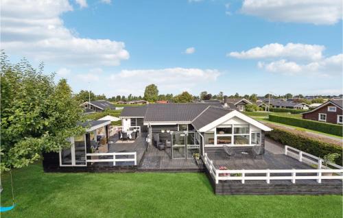 Hejlsminde Strand House | Bakkehuset