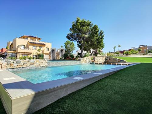 Torrevieja Apartment | Balcon de la Laguna Ground Floor 3 BR - By OYOOSTAYS