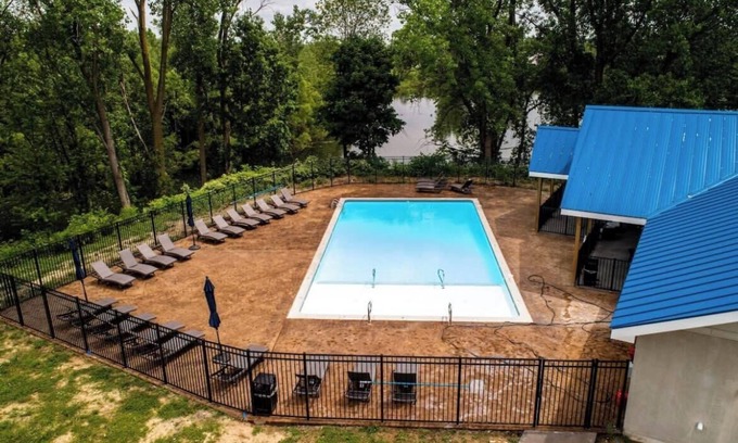 Grandville Apartment | Balcony suite with parking at The Grand Castle