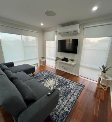 Baldivis House | Baldivis Home Close to IGA, CAFE, Restaurants, 15 mins to beach