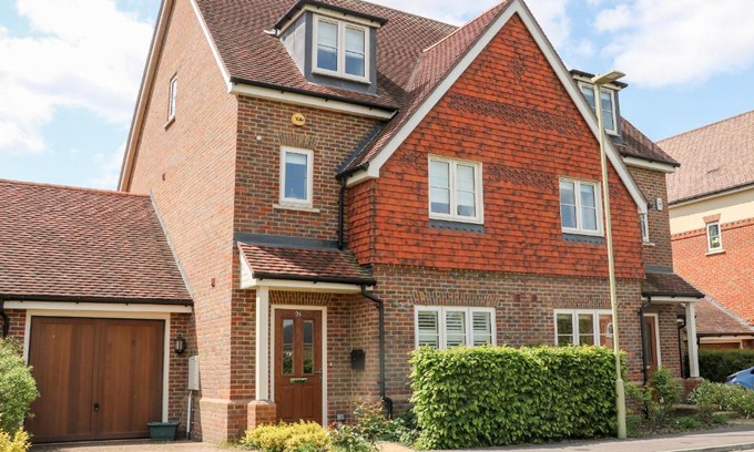 Hartley Wintney House | Baldwin Close