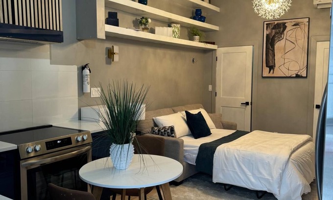 Baldwin Apartment | Baldwin's Bijou Studio apartment in Baldwin with Queen bed, AC, WiFi