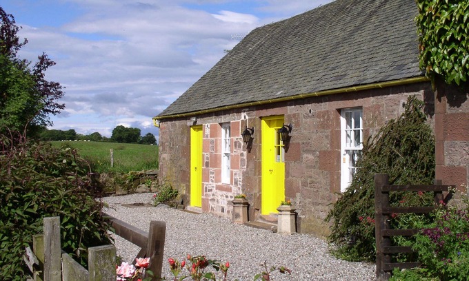 Kippen House | Ballat Smithy Cottage, ideally located for Loch Lomond & Trossachs ST00079F
