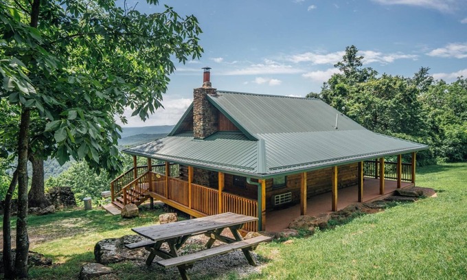 Ponca Condo | Balloon Cabin - Great Buffalo River Group Getaway
