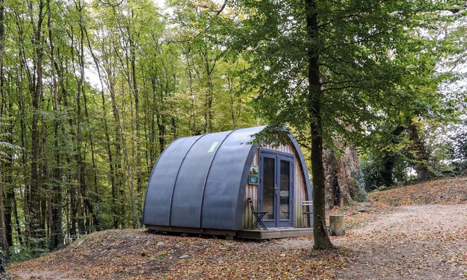 Barranisky Cottage | BALLYBEG POD 7, romantic, with hot tub in Tinahely, County Wicklow