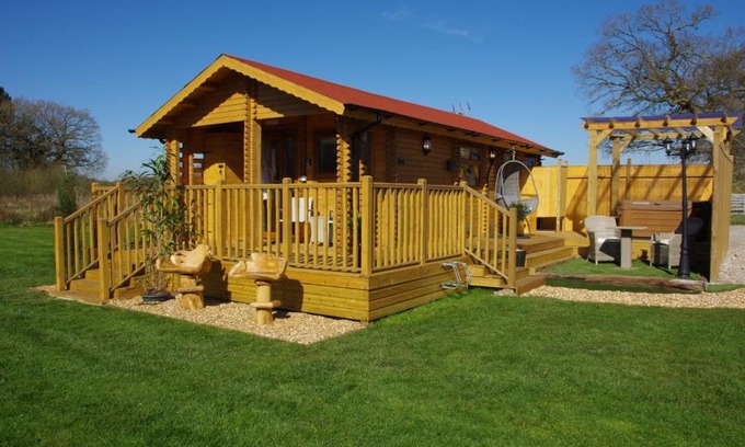 Welsh Frankton Cabin | Balmoral Studio Lodge