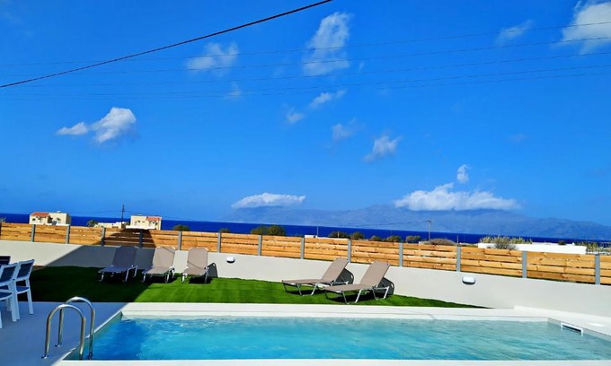 Trachilos House | Balos Residence private pool Seafront Seaview
