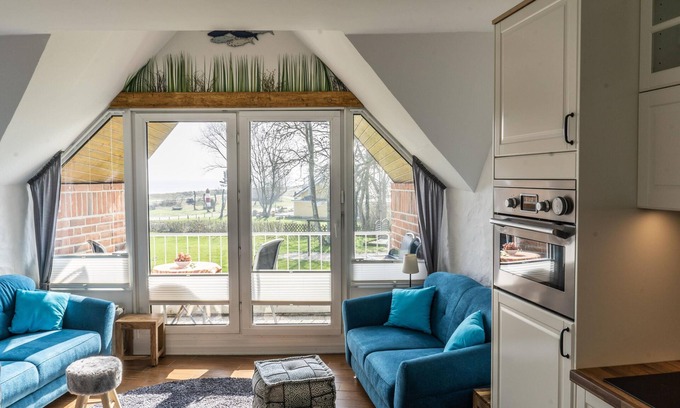 Kronsgaard Apartment | Baltic Sea view - 1st floor, balcony, shower, washing machine, swimming pool, infrared cabin