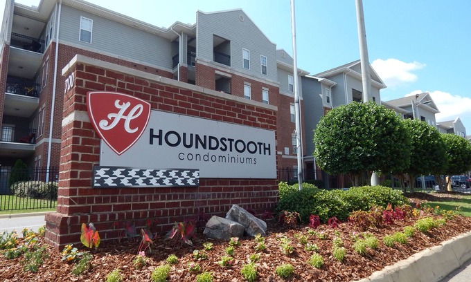 Tuscaloosa Condo | Bama Condo only 1/2 Mile from Campus and Coleman Colesium: .8 to Bryant Denny!