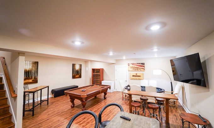 Windsor Park House | Bar/Billiards/Lounge/Near Mass