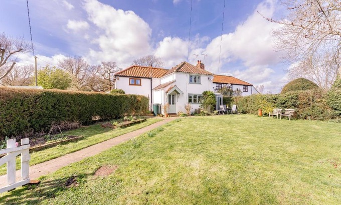 Reepham House | Bar Lane Cottage - Norfolk Cottage Agency